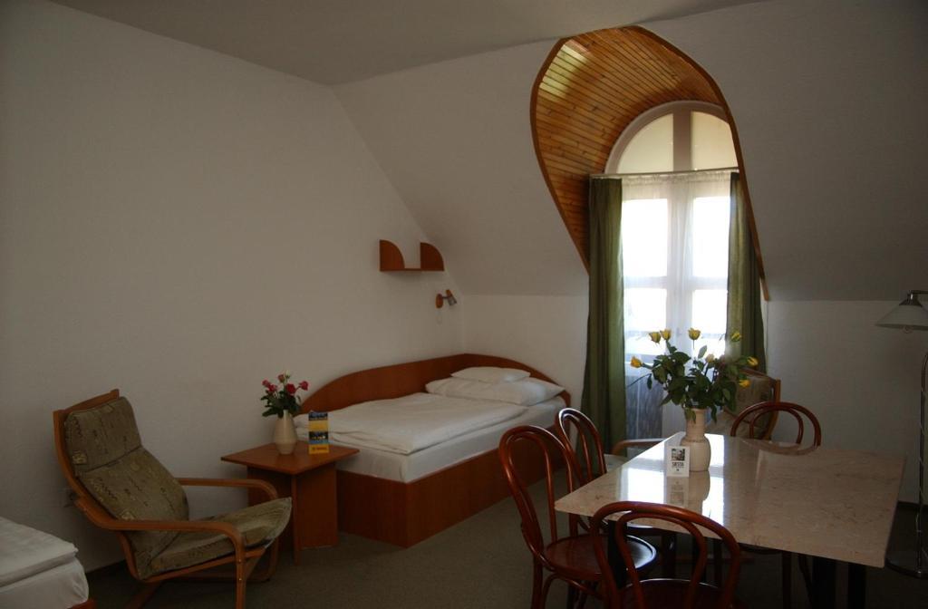 Siesta Club Apartman Harkány Chambre photo