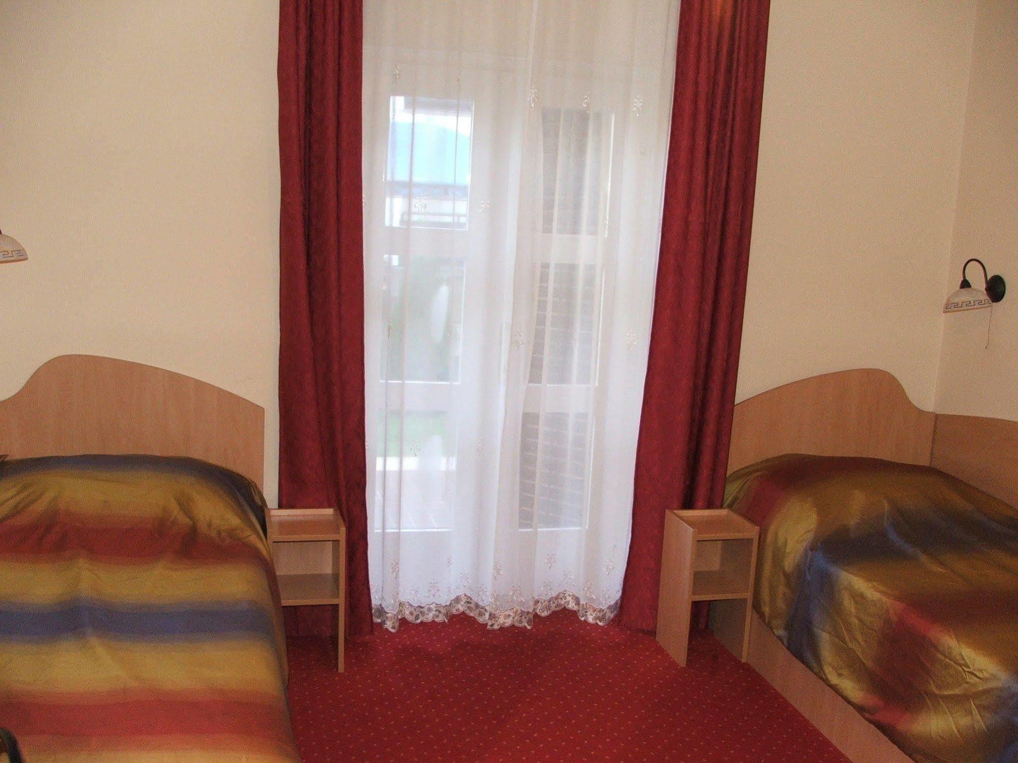 Siesta Club Apartman Harkány Extérieur photo