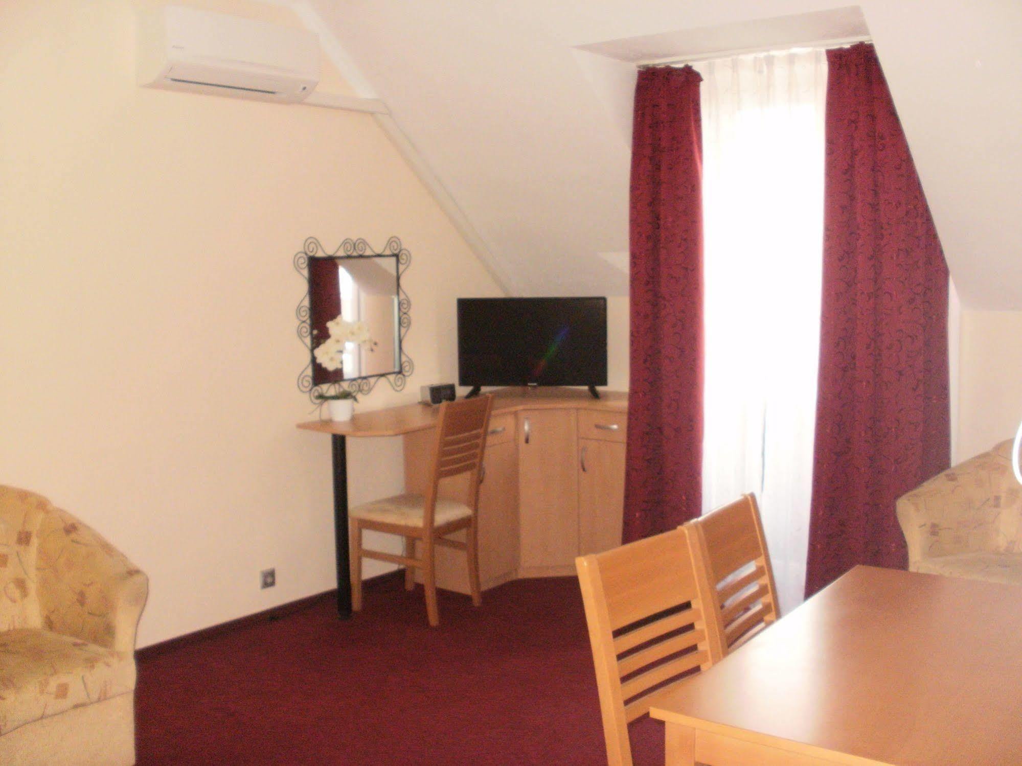 Siesta Club Apartman Harkány Extérieur photo